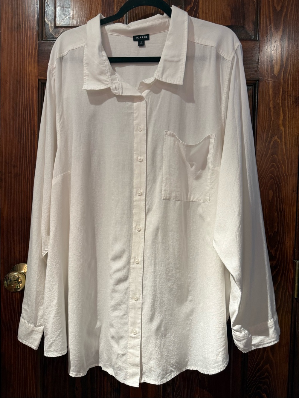 torrid White Long-Sleeve Button Down Shirt